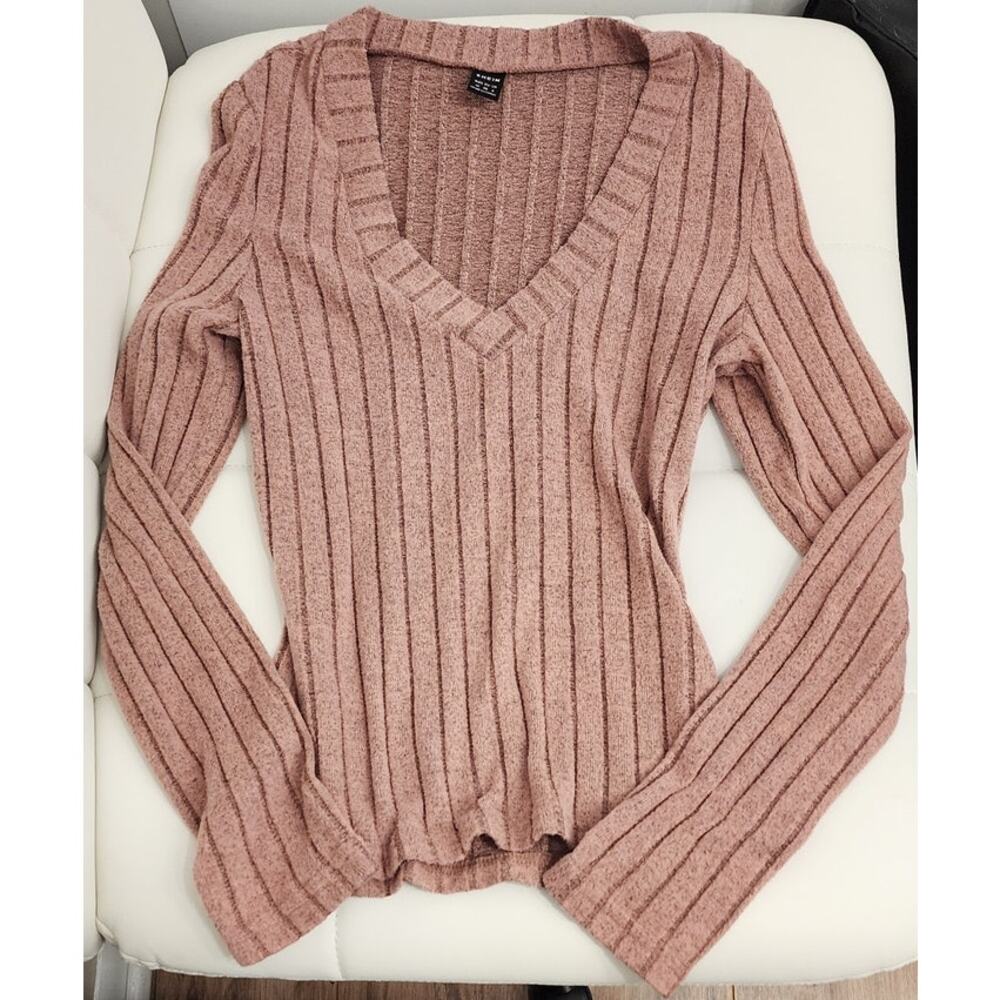 Y2K Soft Wide Ribbed V-Neck - M